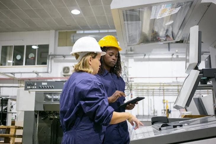 Predictions For The Frontline Employee Experience in 2025