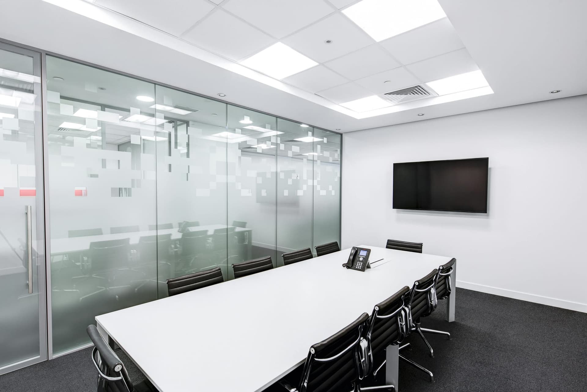 The Complete Guide to Corporate Digital Signage in 2026